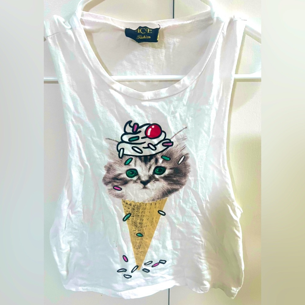 Ice Fashion white tank graphic top kitty cat in icecream come. Women’s size XS.